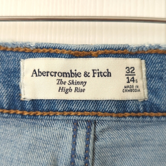 Abercrombie & Fitch Classic Distressed Medium Wash High Rise Skinny Jeans 32 - Picture 8 of 14